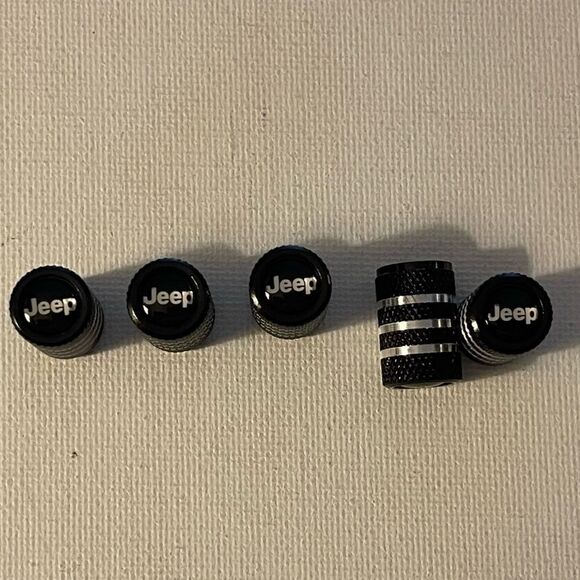 Jeep Valve Stem Caps in Black And Silver set of 5 NWT - Picture 1 of 4